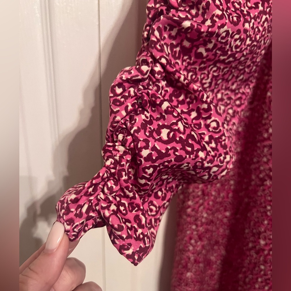 Who What Wear pink leopard print satin cocktail dress with 3/4 sleeves - Picture 7 of 8
